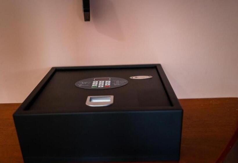 디럭스 룸, Zan Lodge