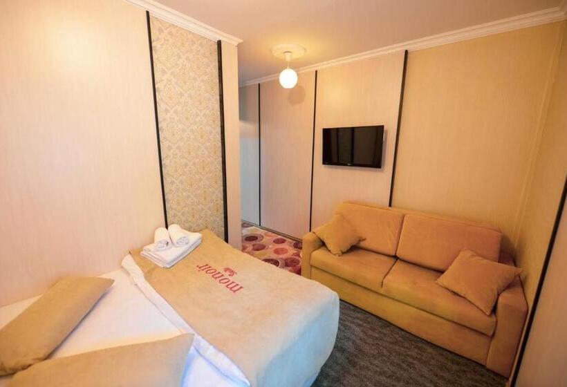 带阳台套房, Monoi̇r Sui̇te Apart In Uzungöl