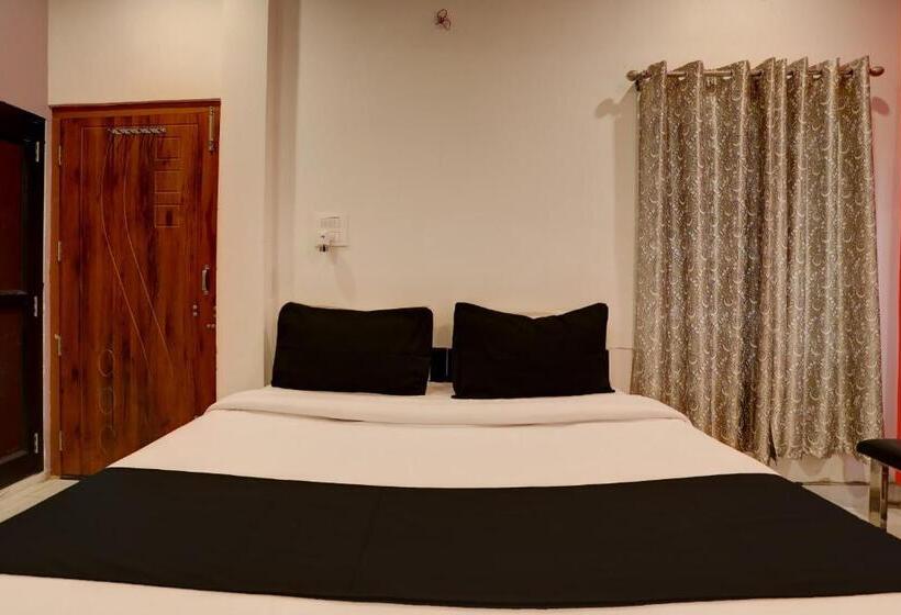 三人经典房间, O Sharma Guest House