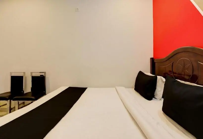 Classic Kolmen Hengen Huone, O Sharma Guest House
