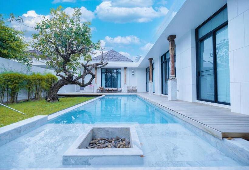 컴포트 트리플 룸, 查龙3卧室花园泳池别墅