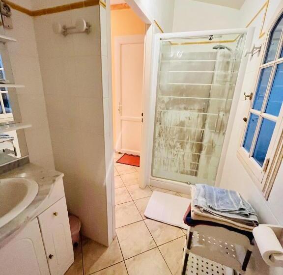 Standard room with outdoor bath, Chambre Indépendante à Lezignan La Cèbe