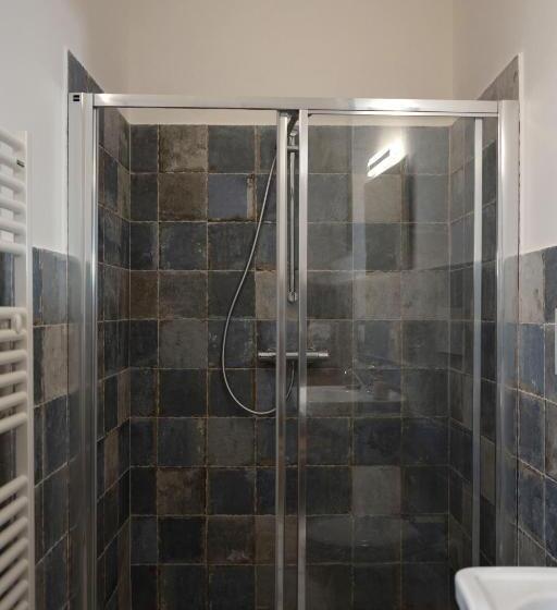 Номер Стандарт, Gli Arcani Affittacamere