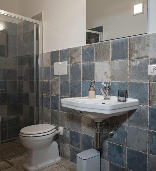 Номер Стандарт, Gli Arcani Affittacamere