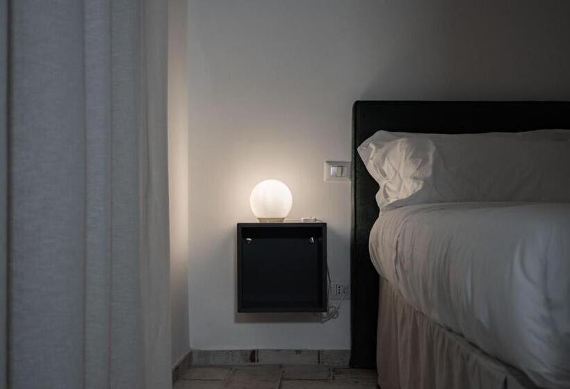 Номер Стандарт, Gli Arcani Affittacamere