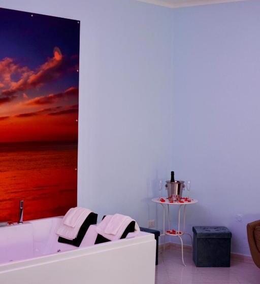 סוויטה עם ג'קוזי, In Bloom B&b