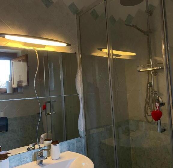 סוויטה עם ג'קוזי, In Bloom B&b