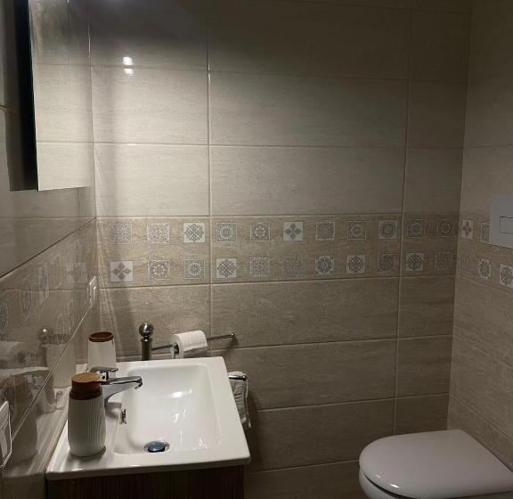 חדר סטנדרט נוף לבריכה, In Bloom B&b