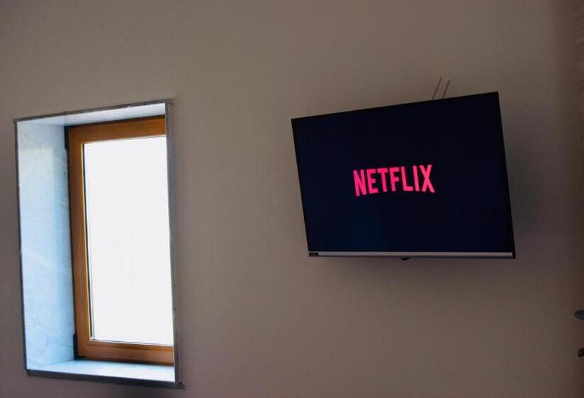 חדר סטנדרט נוף לבריכה, In Bloom B&b