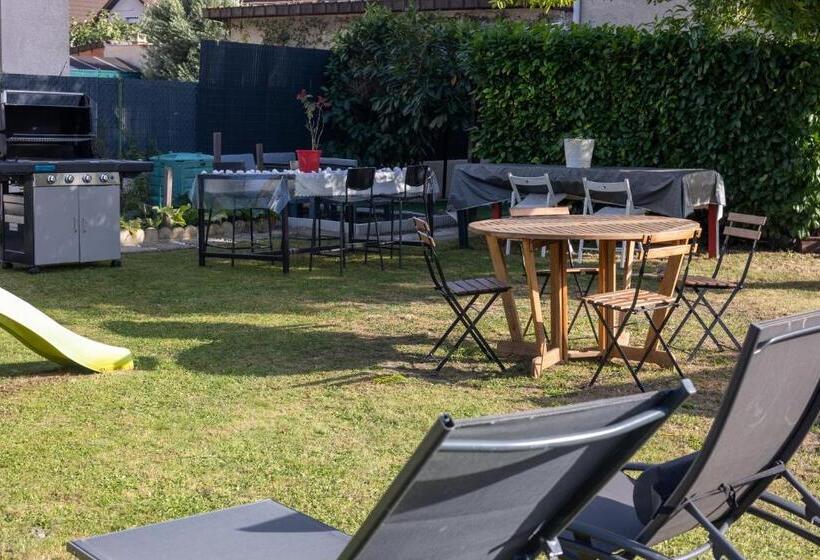 Номер Стандарт Трехместный, Paradis Chambres D Hôtes Proche Paris   Aéroport Charles De Gaulle Airport   Parc Des Exposition Vil