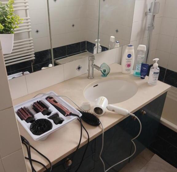 Четырехместный Номер Стандарт, Paradis Chambres D Hôtes Proche Paris   Aéroport Charles De Gaulle Airport   Parc Des Exposition Vil