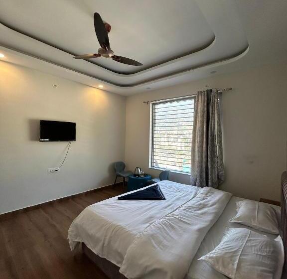 חדר דלוקס, Devlok Homes