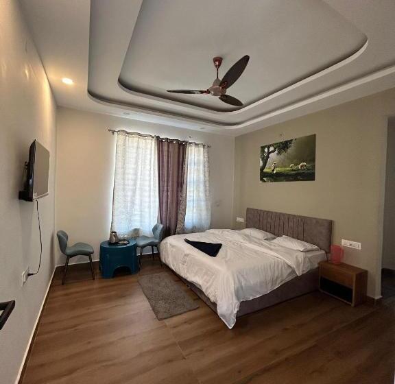 디럭스 룸, Devlok Homes