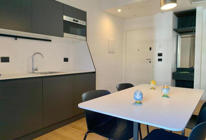 اتاق لوکس با بالکن, Domo Apuliae Apart