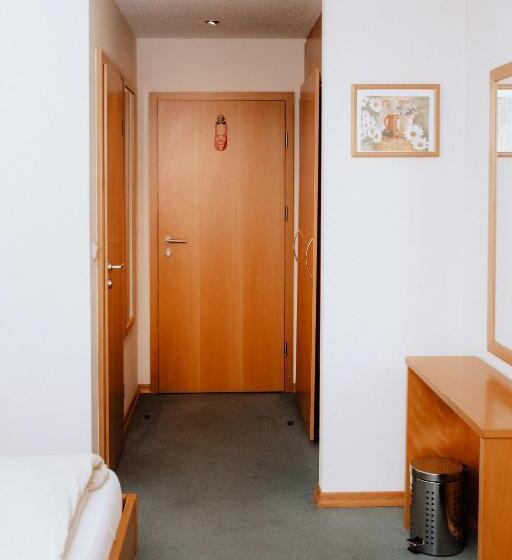 غرفة عائلية, Gasthof Hummel