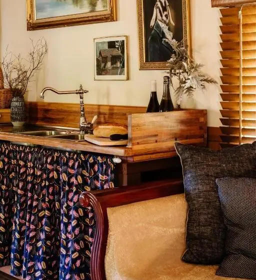 デラックスルーム, Hideaway Farmlet Romantic Cottage With Miniature Goats