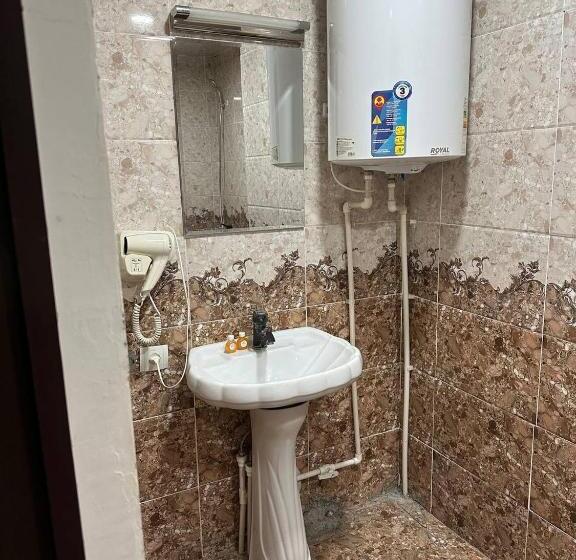 اتاق استاندارد یک نفره, Ilhombek Guest House