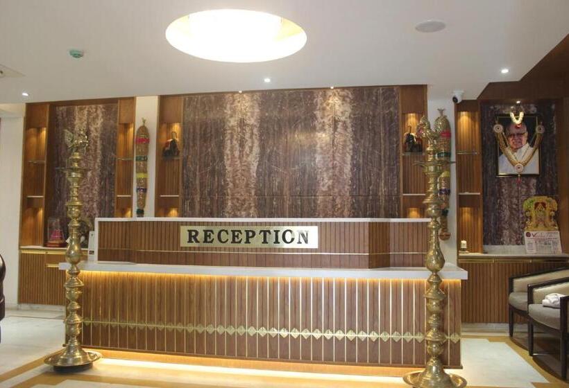 غرفة ديلوكس, Saratharajans