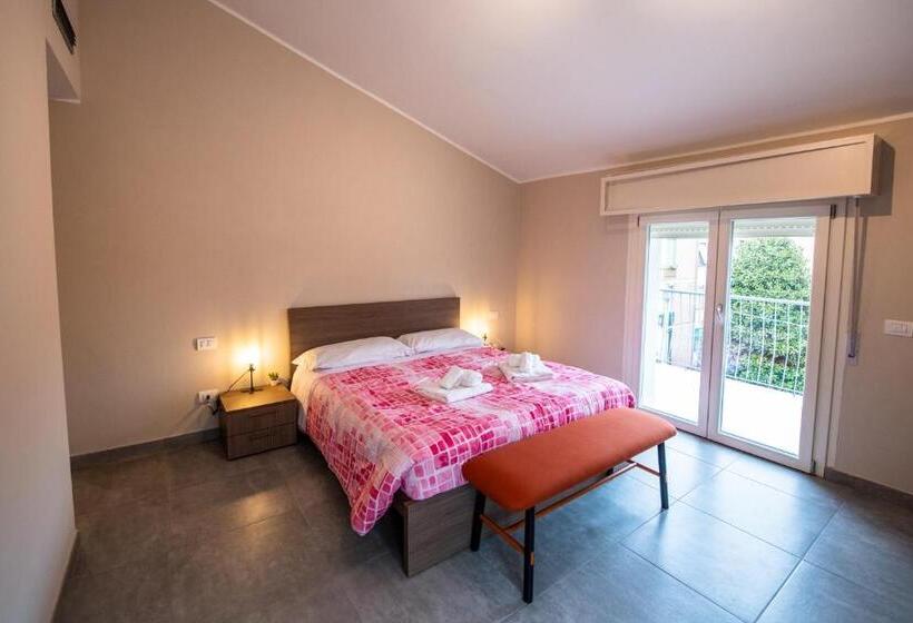 اتاق سوپریور, 350 M Dall Ospedale Maggiore L Parcheggio Privato Free L Nova Galileo