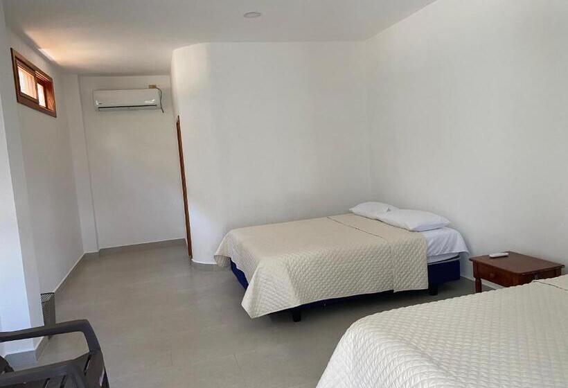 חדר סטנדרט יחיד, Penguin House