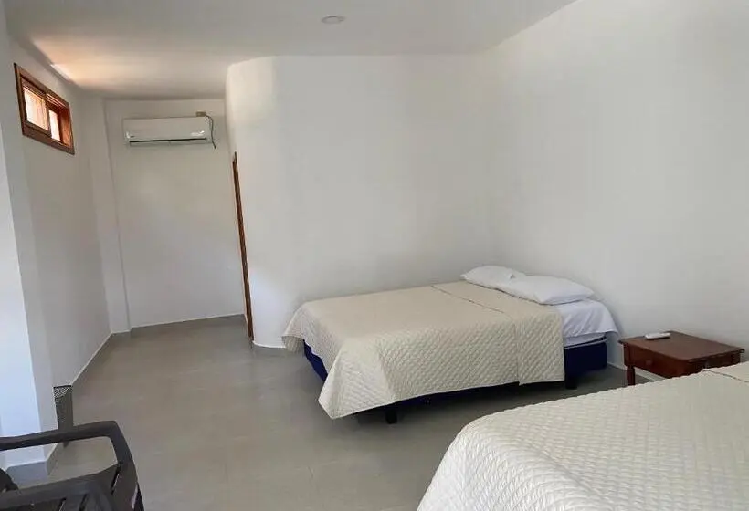 اتاق استاندارد یک نفره, Penguin House