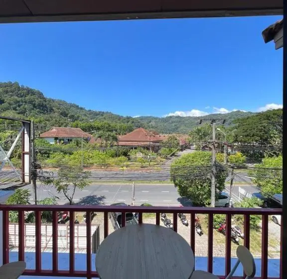 バルコニー付きスタンダードルーム, Petunya Phuket Guest House