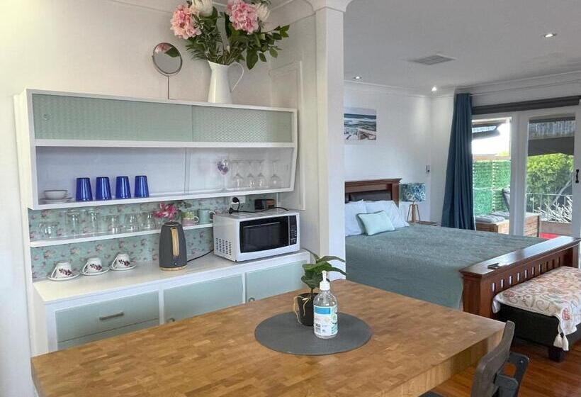 バルコニー付きスタンダードルーム, Zen Escape Guest House  Romantic Escape, Cozy Delight, Oasis Suite