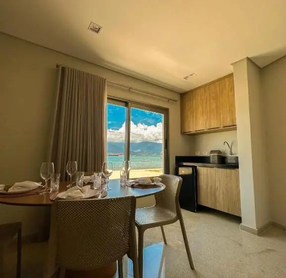 オーシャンビュースイート, ágape Suítes & Apartamentos