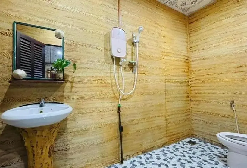 اتاق لوکس, Homestay Tí Nị