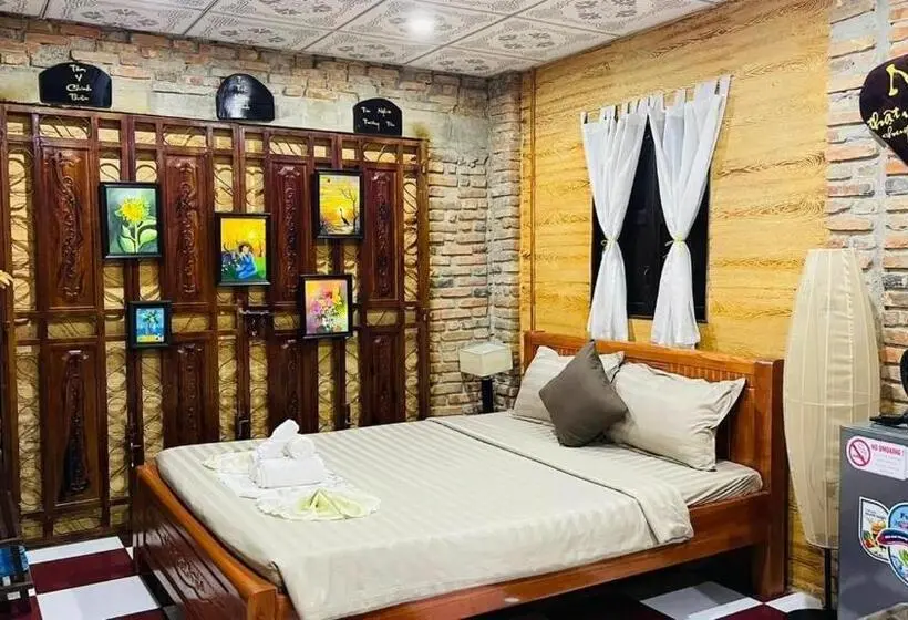 اتاق لوکس, Homestay Tí Nị