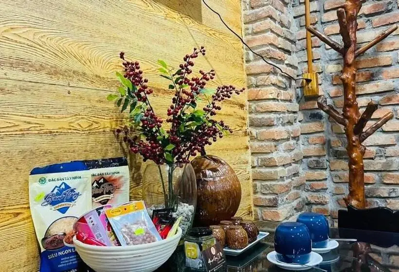اتاق لوکس, Homestay Tí Nị