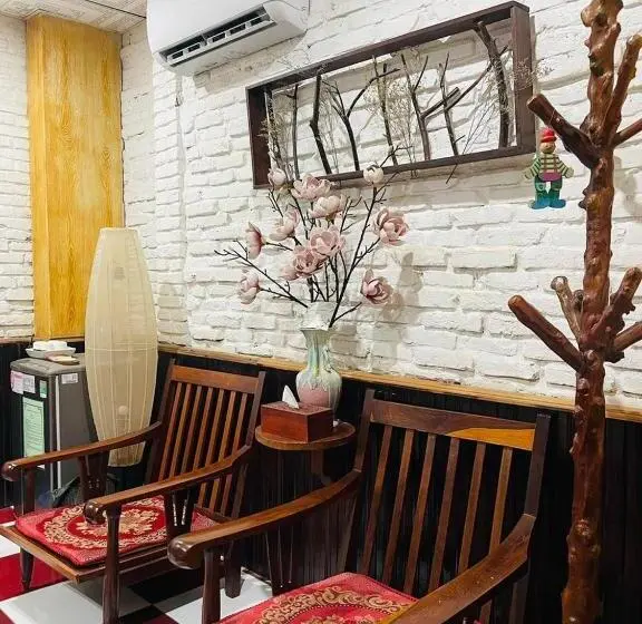 اتاق خانوادگی, Homestay Tí Nị