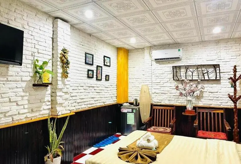 اتاق خانوادگی, Homestay Tí Nị