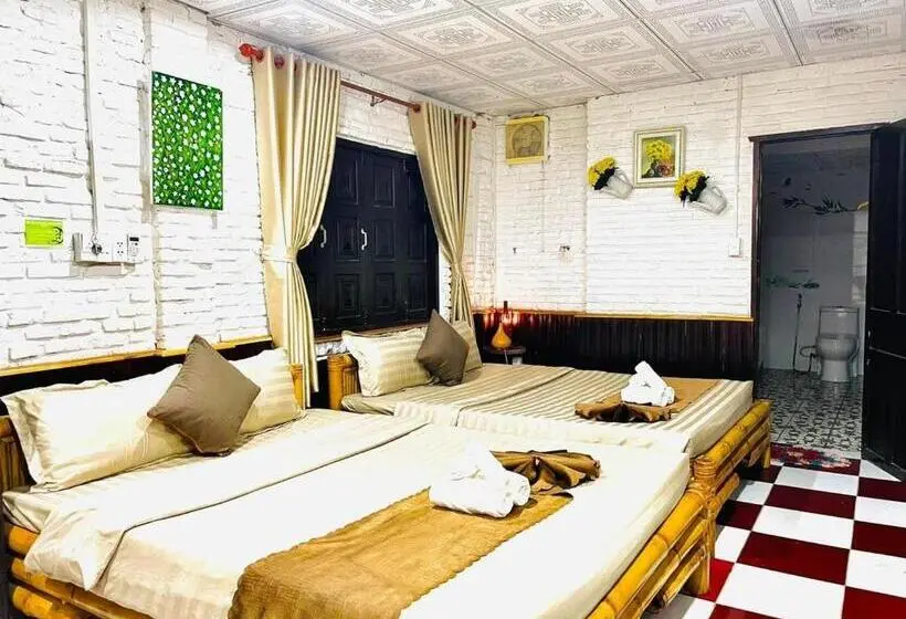 اتاق خانوادگی, Homestay Tí Nị