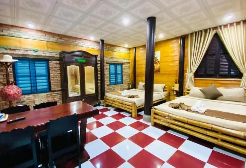 اتاق خانوادگی, Homestay Tí Nị