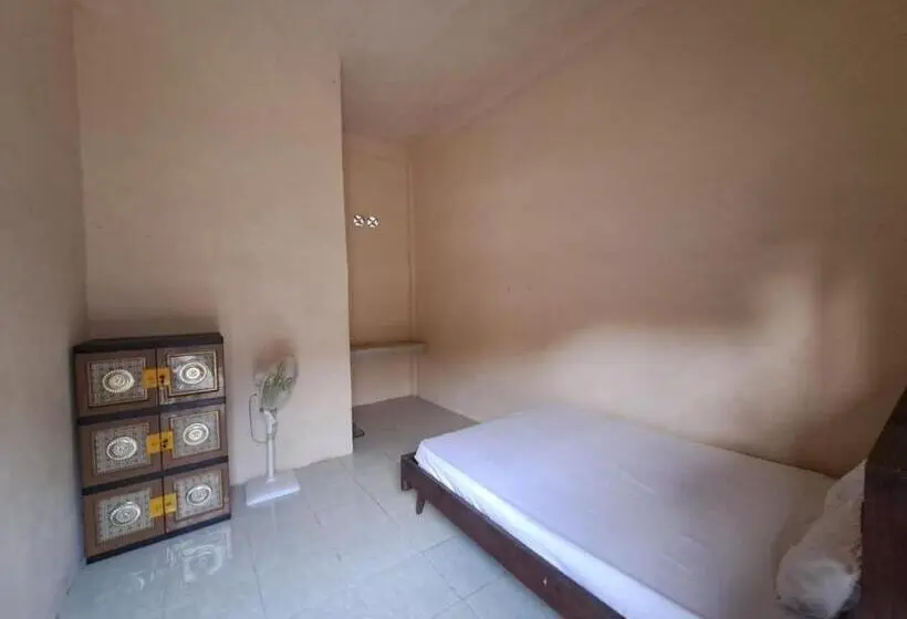 エコノミールーム, Spot On 93465 Archa Guest House Syariah