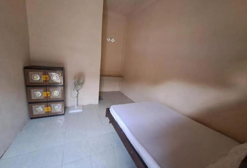 エコノミールーム, Spot On 93465 Archa Guest House Syariah
