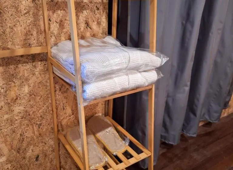 バス共有のスタンダードルーム, Sunzi Boutique Hostel : ซันซิ บูทีค โฮสเทล