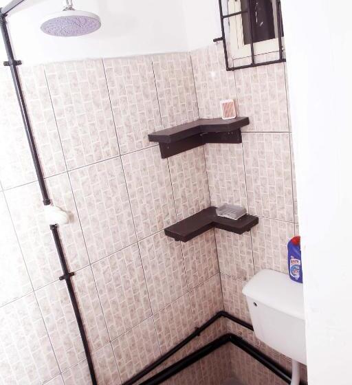 آپارتمان 1 خوابه, Ms Cynthia