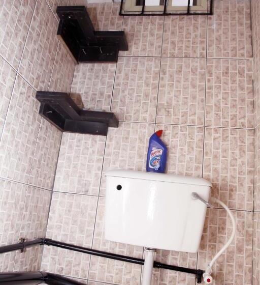 آپارتمان 1 خوابه, Ms Cynthia