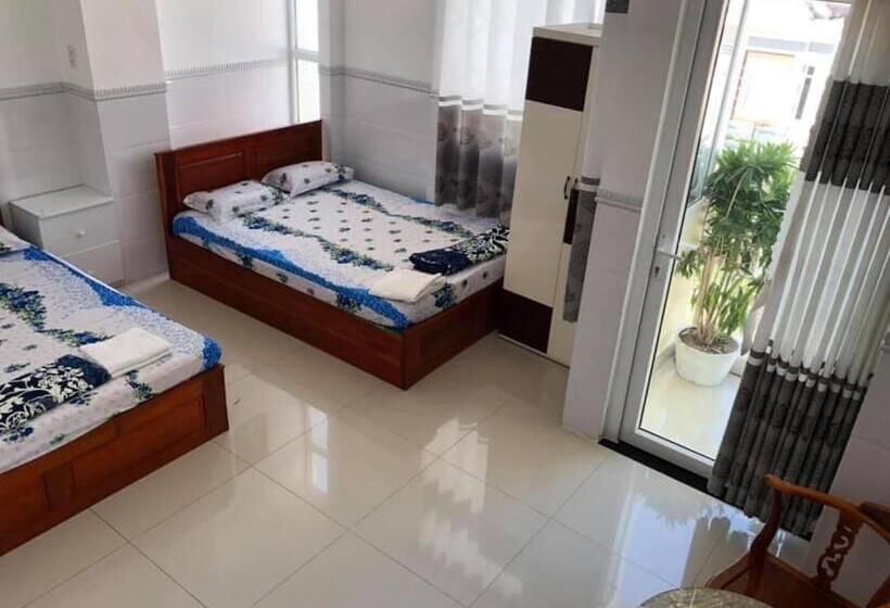 اتاق استاندارد با بالکن, Nhà Nghỉ Vân Anh