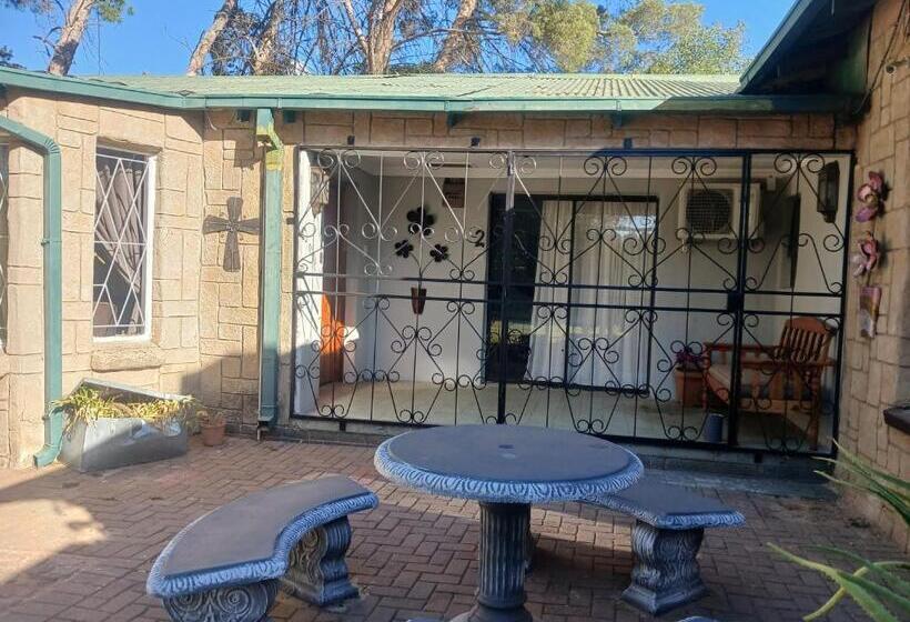 غرفة قياسية مطلّة علي الحديقة, Sweet Dreams Guest House Schweizer Reneke