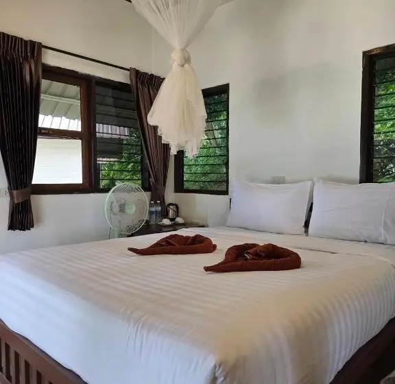 Standard Room with Balcony, Phi Phi Private Beach Resort