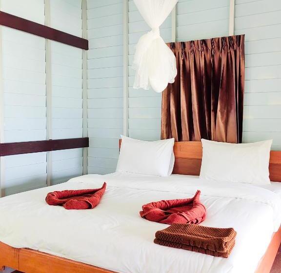 חדר סטנדרט עם מרפסת, Phi Phi Private Beach Resort