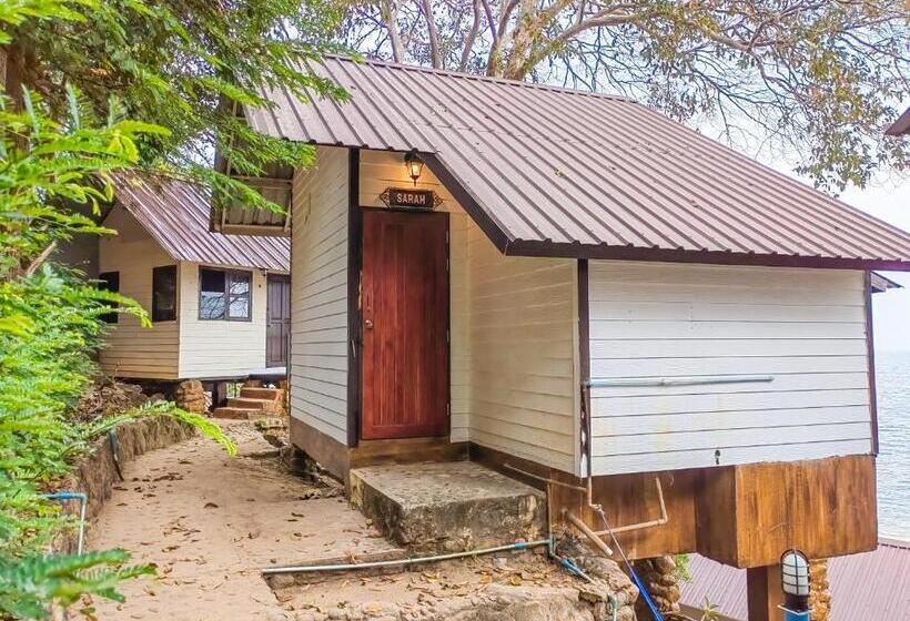 חדר סטנדרט עם מרפסת, Phi Phi Private Beach Resort