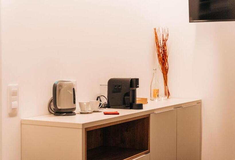 جناح مزود بجاكوزى, Casa Pelegrí