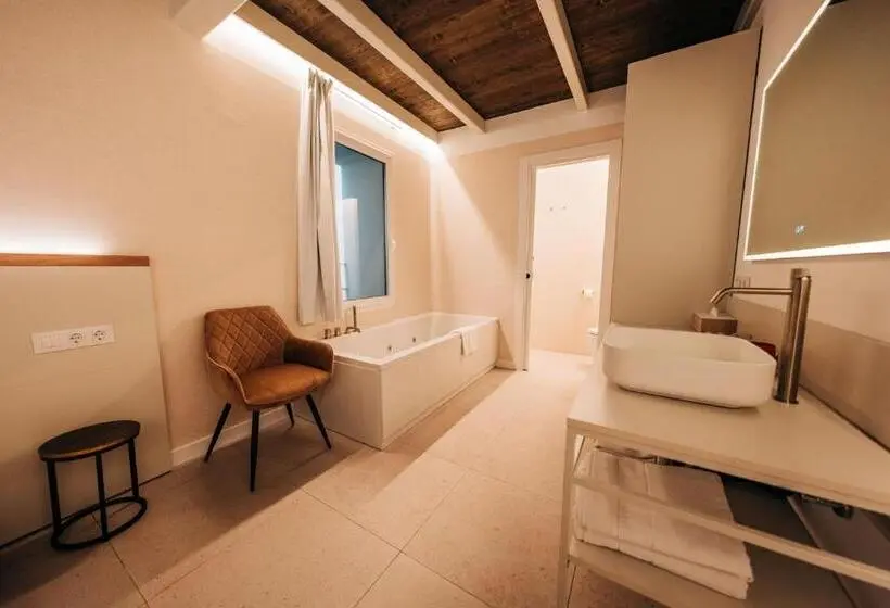 Sviitti Poreallas, Casa Pelegrí