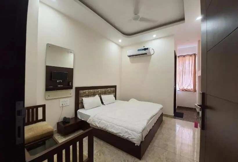 اتاق استاندارد, New Gokul Grand