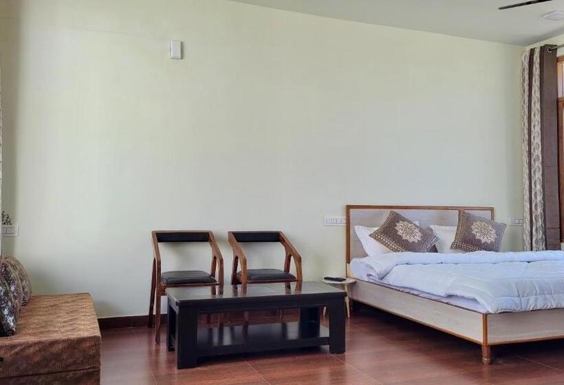 标准三人间, Salig