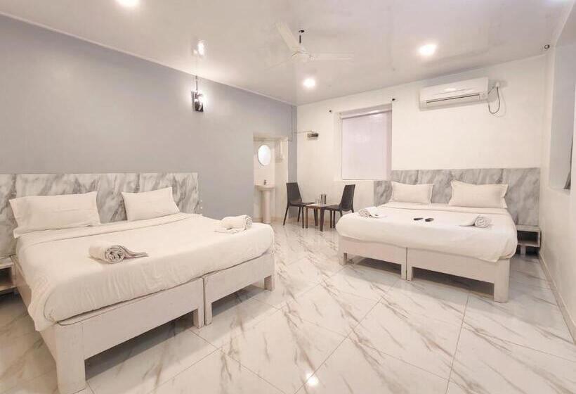 غرفة ديلوكس عائلية, Vrs Satkar